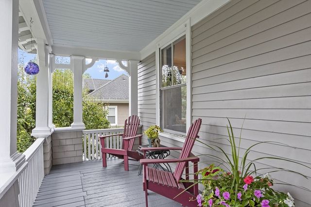 6 Moore Ave, Worcester, MA 01602