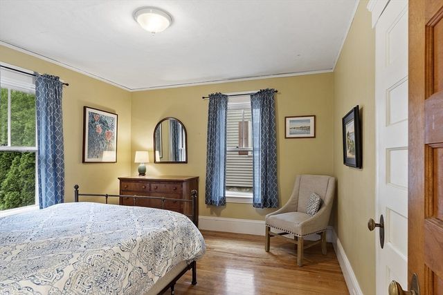 6 Moore Ave, Worcester, MA 01602