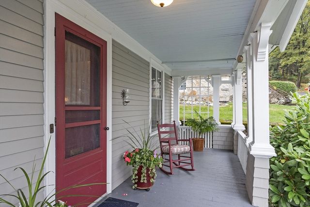 6 Moore Ave, Worcester, MA 01602