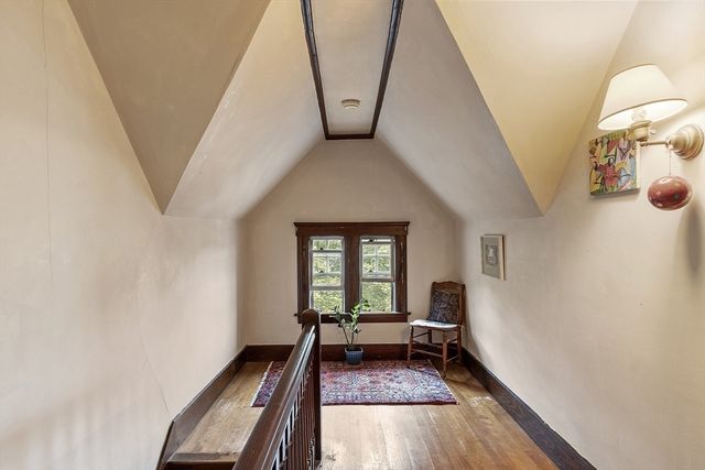 6 Moore Ave, Worcester, MA 01602