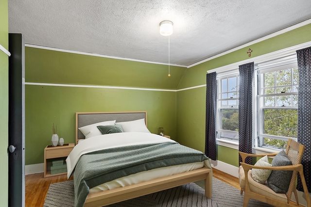 6 Moore Ave, Worcester, MA 01602