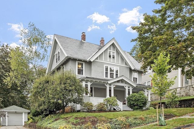 6 Moore Ave, Worcester, MA 01602