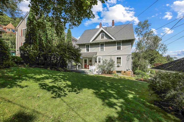 6 Moore Ave, Worcester, MA 01602