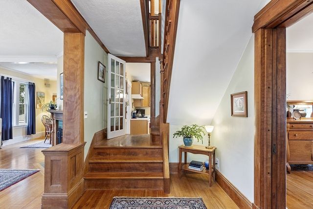 6 Moore Ave, Worcester, MA 01602