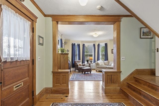 6 Moore Ave, Worcester, MA 01602