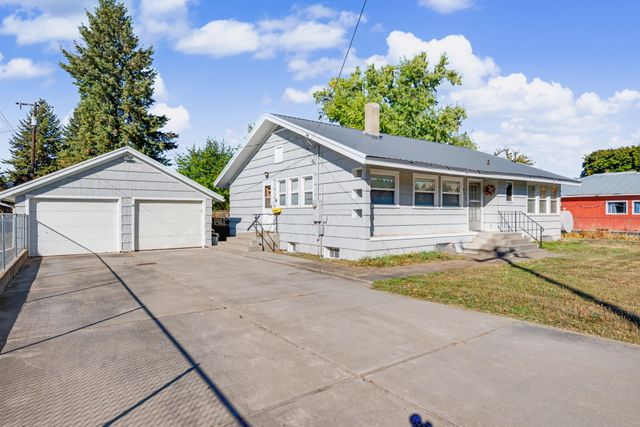 401 Clayton Street, Plains, MT 59859