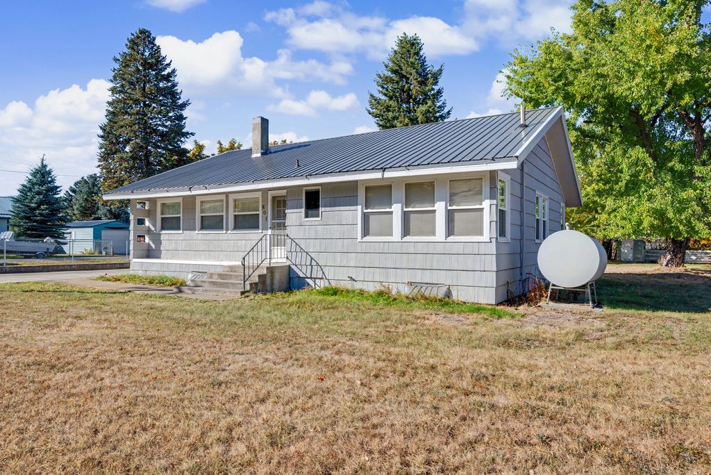 401 Clayton Street, Plains, MT 59859 photo 2