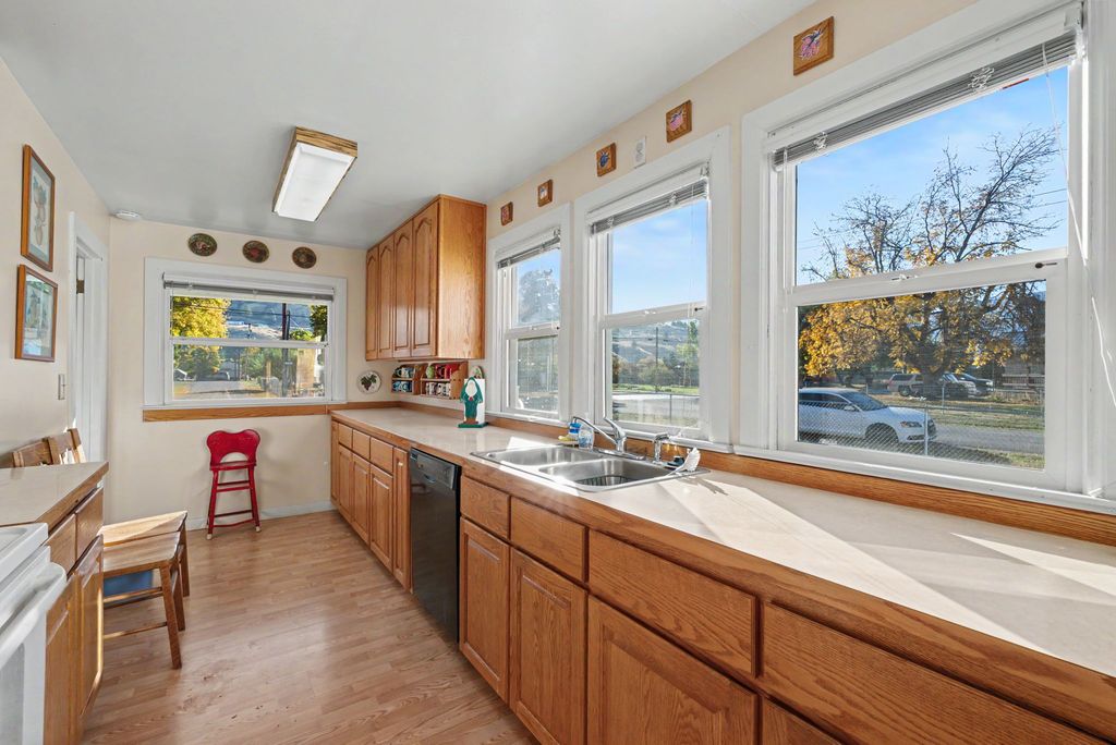 401 Clayton Street, Plains, MT 59859 photo 4