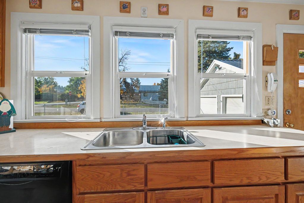 401 Clayton Street, Plains, MT 59859 photo 5