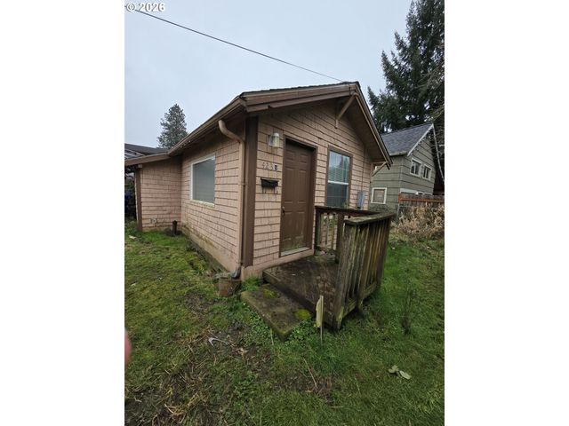423 LONG Ave, Kelso, WA 98626