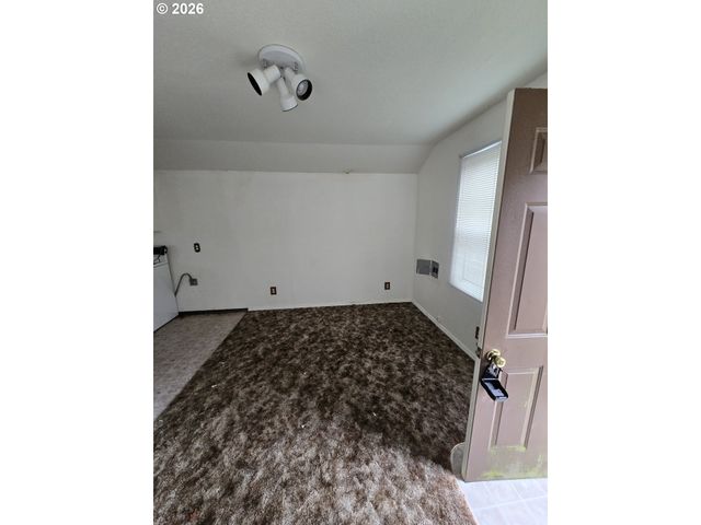 423 LONG Ave, Kelso, WA 98626