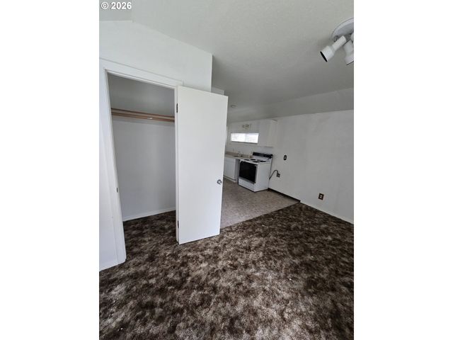 423 LONG Ave, Kelso, WA 98626