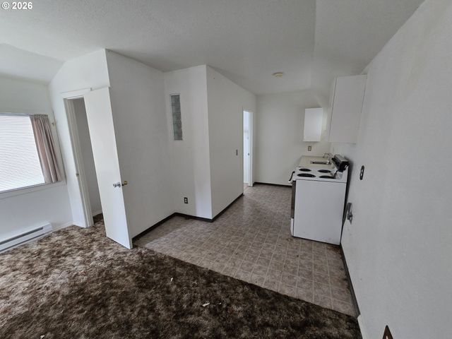 423 LONG Ave, Kelso, WA 98626