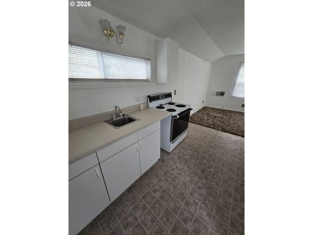 423 LONG Ave, Kelso, WA 98626