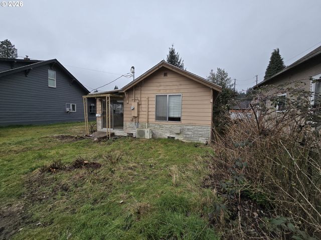 423 LONG Ave, Kelso, WA 98626