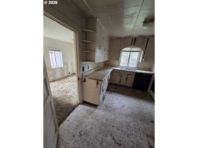 423 LONG Ave, Kelso, WA 98626