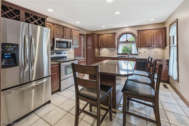 6114 Groton Street NW, Canton, OH 44708