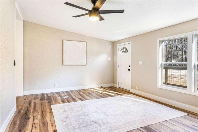 90 Oak Ridge Drive, Carrollton, GA 30116