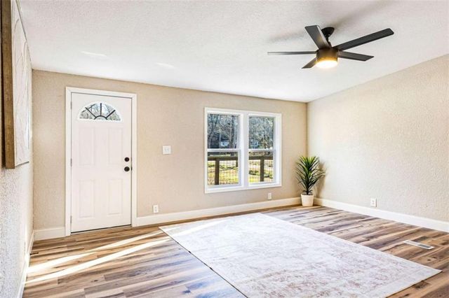 90 Oak Ridge Drive, Carrollton, GA 30116