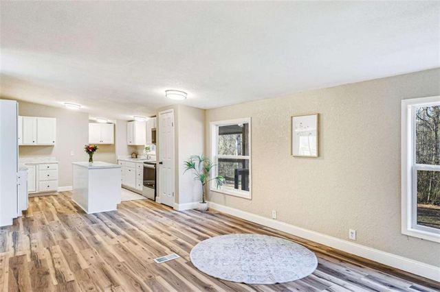 90 Oak Ridge Drive, Carrollton, GA 30116