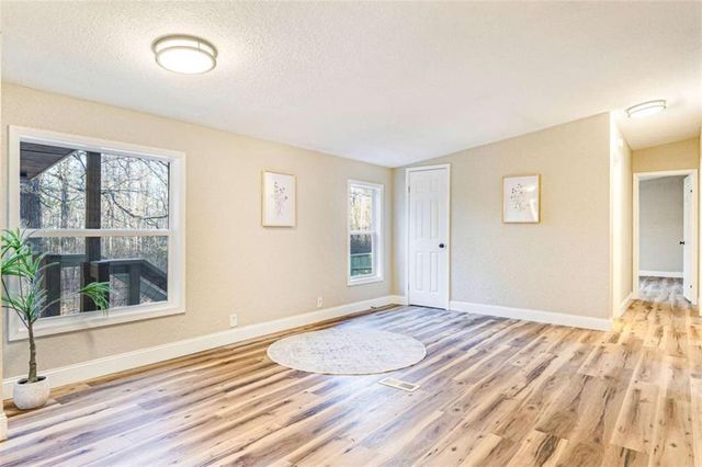 90 Oak Ridge Drive, Carrollton, GA 30116