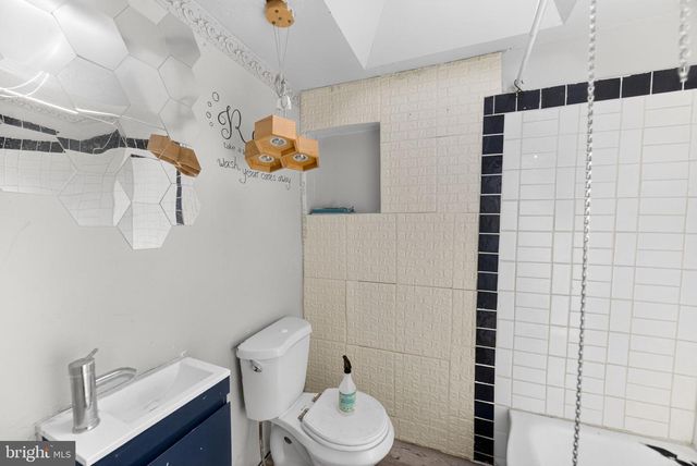 236 W WASHINGTON AVE, Clifton Heights, PA 19018