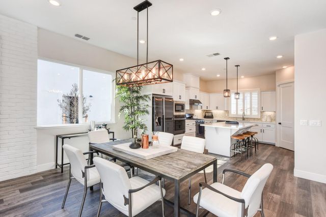 6161 Riding Path Dr, Roseville, CA 95747