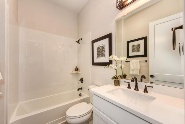 6161 Riding Path Dr, Roseville, CA 95747