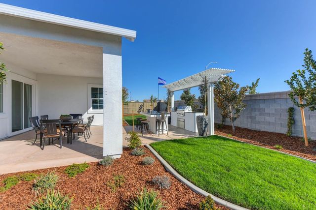 6161 Riding Path Dr, Roseville, CA 95747