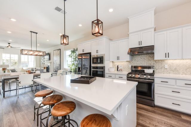 6161 Riding Path Dr, Roseville, CA 95747