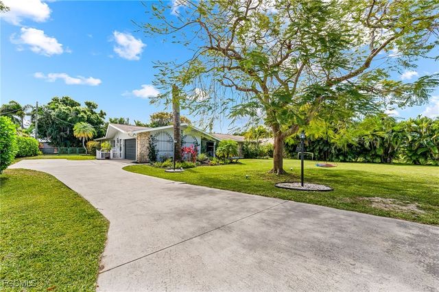6519 E Town And River RD, Fort Myers, FL 33919