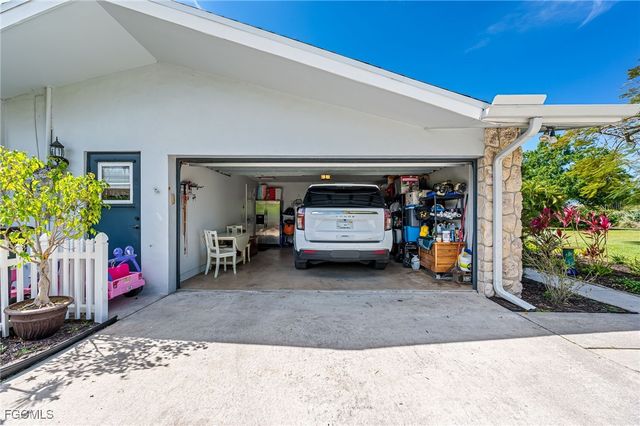 6519 E Town And River RD, Fort Myers, FL 33919