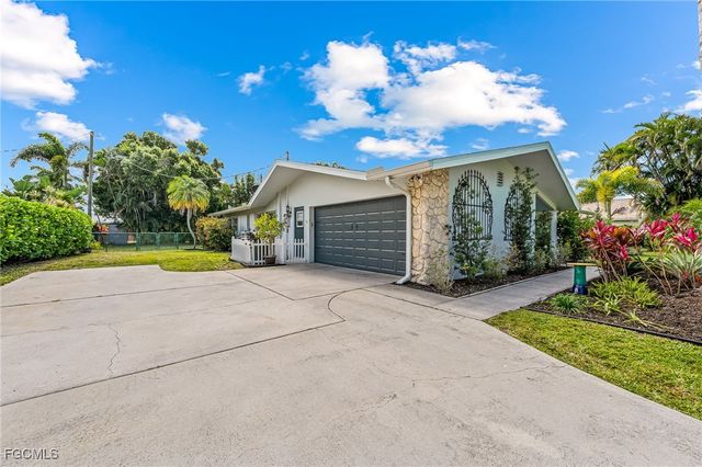 6519 E Town And River RD, Fort Myers, FL 33919