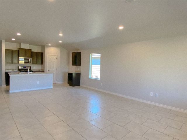 1930 Secretariat Dr, Corpus Christi, TX 78417