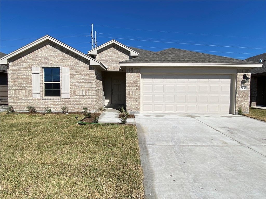 1930 Secretariat Dr, Corpus Christi, TX 78417