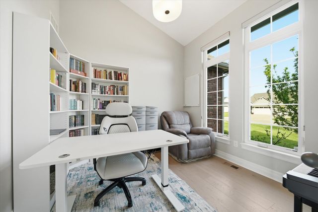 3616 N Crest Ct, Wichita, KS 67226