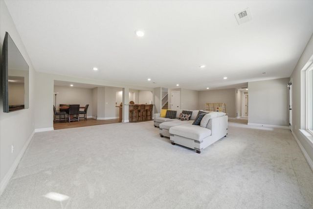 3616 N Crest Ct, Wichita, KS 67226