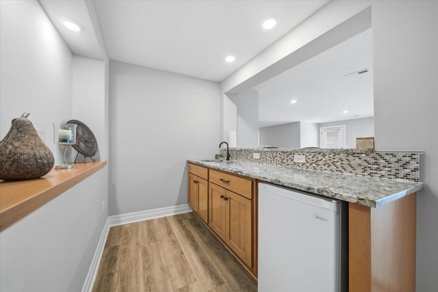 3616 N Crest Ct, Wichita, KS 67226