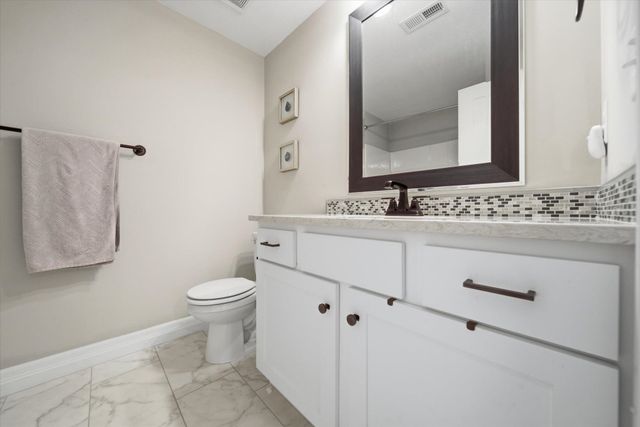 3616 N Crest Ct, Wichita, KS 67226