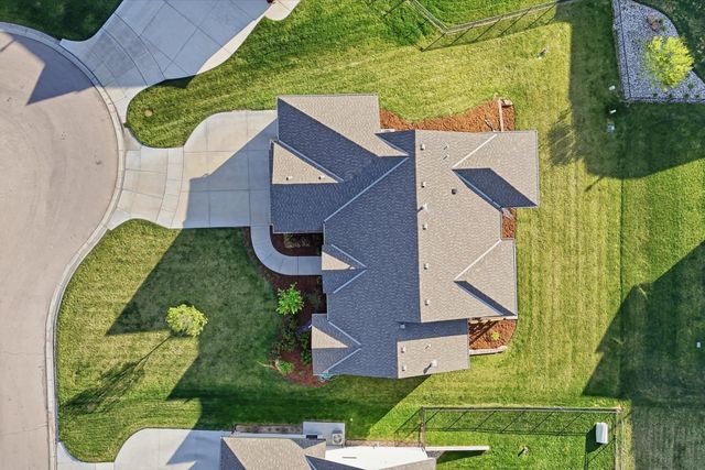 3616 N Crest Ct, Wichita, KS 67226