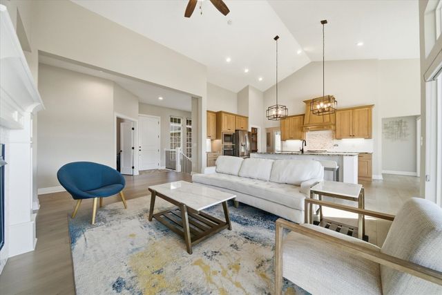 3616 N Crest Ct, Wichita, KS 67226