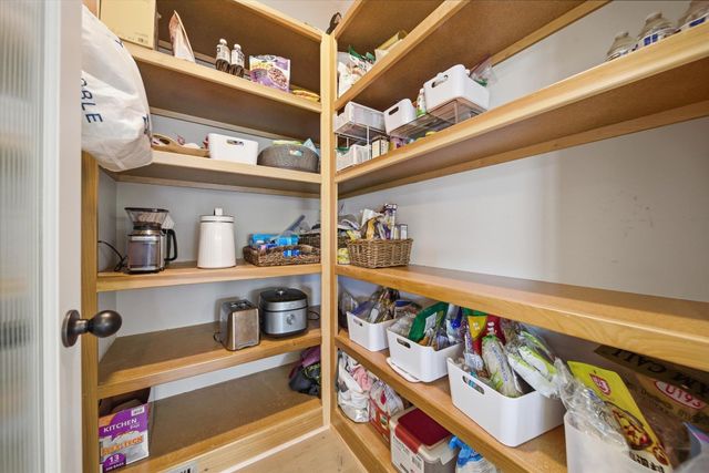 3616 N Crest Ct, Wichita, KS 67226