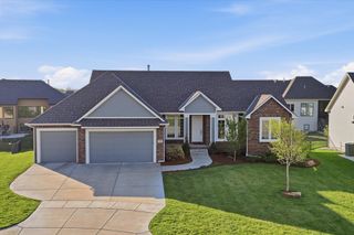 3616 N Crest Ct, Wichita, KS 67226