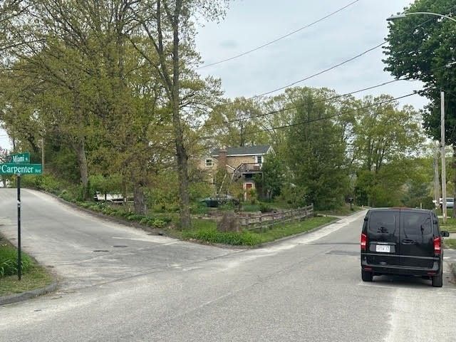 34 Carpenter Ave, Worcester, MA 01605