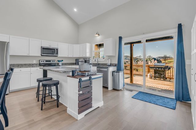 510 Bridle Path Ln, Hartsville, TN 37074