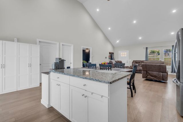 510 Bridle Path Ln, Hartsville, TN 37074