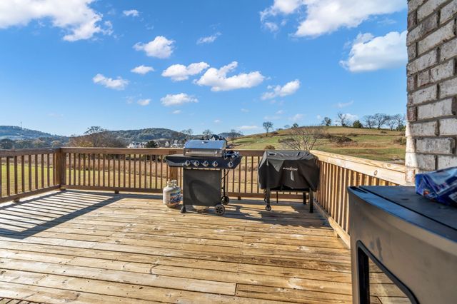 510 Bridle Path Ln, Hartsville, TN 37074