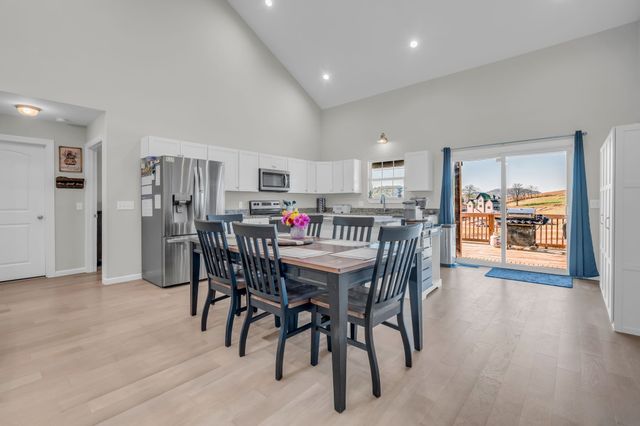 510 Bridle Path Ln, Hartsville, TN 37074