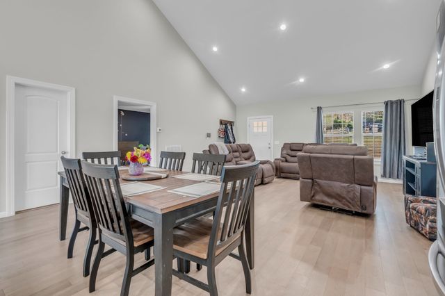 510 Bridle Path Ln, Hartsville, TN 37074