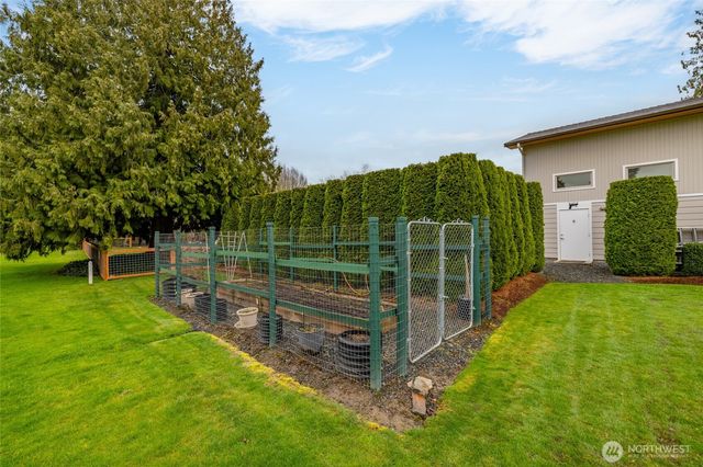 16505 Country Club Drive, Burlington, WA 98233